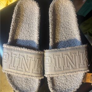 NWT VS PINK Sherpa Slides